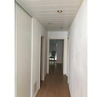 Schöne 3-Zi-Whg. Balkon Abstellraum Gäste-WC Bad Dusche Keller TG - Nürnberg Sankt Leonhard