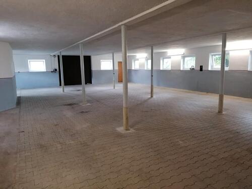Foto - Lagerhalle unbeheizt 215 m^2 - 960,00&nbsp;EUR Kaltmiete, ca.&nbsp; 4,00&nbsp;m&sup2;