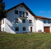 Vermiete OG Wohnung im Landhausstil mit zwei Balkonen & Gartenant - Altenstadt
