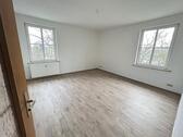 Foto - Lichtdurchflutete 3 Zimmer Wohnung mit Dusche und Balkon!