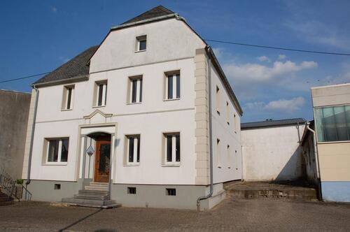 Foto - Steinhaus 280 qm. mit Lagerraum ca.120 qm.