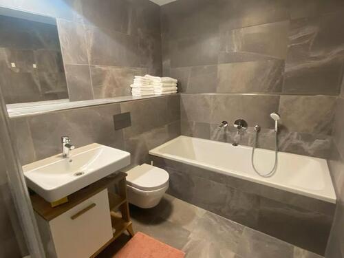 Foto - Moderne möbliert 2-Zimmer Wohnung mit Balkon in Charlottenburg