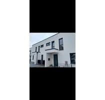 Haushälfte zuvermieten - 1.400,00&nbsp;EUR Kaltmiete, ca.&nbsp; 130,00&nbsp;m&sup2; in Hambühren (PLZ: 29313)