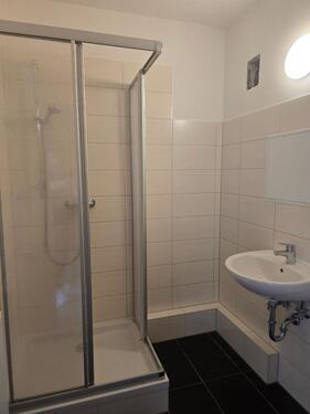 Foto - Helle, moderne 2 -Raumwohnung mit Dusche + Balkon + Aufzug!