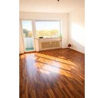 Ruhige helle Wohnung mit Balkon & Stellplatz am Wald - Neu-Isenburg