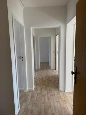 Foto - 4 Zimmer, Küche, Duschbad - 568,00&nbsp;EUR Kaltmiete, ca.&nbsp; 75,79&nbsp;m&sup2;