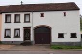 Foto - Bauernhaus mit großem Grundstück in ruhiger, zentrumsnaher Lage
