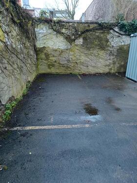 Foto - Stellplatz in abgeschlossenen Innenhof