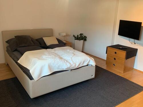 Foto - 7 Zimmer Mehrfamilienhaus, Wohnhaus in Petersberg