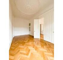 Repräsentatives 4-Zimmer-Altbaujuwel mit Balkon im Wiesbadener Rheingauviertel!