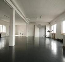 Großes Fotostudio in Köln Ehrenfeld