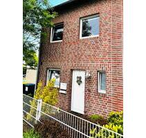 Reihenendhaus mit Garten, Garage & Stellplatz in Moers-Schwafheim