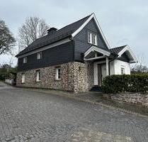 Wohnhaus mit kleinem Garten - 1.100,00&nbsp;EUR Kaltmiete, ca.&nbsp; 95,00&nbsp;m&sup2; in Reichshof (PLZ: 51580)