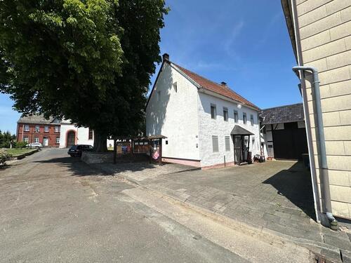 Foto - Ehem. Bauernhof mit großer Scheune und viel Platz