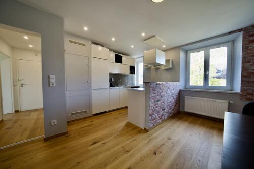 Foto - Großzügige 2-Zimmer Altbauwohnung mit Kamin und EBK