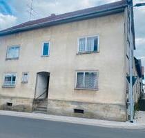 Renovierungsbedürftiges Haus mit großem Grundstück - Nordheim vor der Rhön