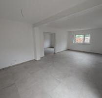 Familientraum auf 150 m² – Erstbezug mit 4 Schlafzimmern & Garten - Jesenwang