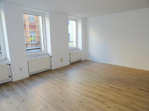 Foto - * mit Fahrstuhl * 4 Zimmer Wohnung im Zentrum von Zwickau zu vermieten !