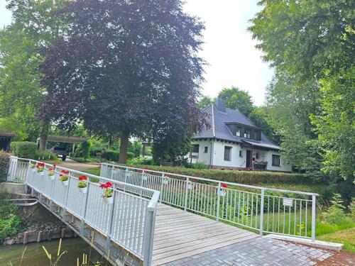 Foto - Großzügiger Walmdachbungalow mit 8 Zimmern in Wewelsfleth