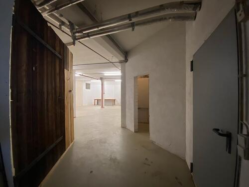 Foto - Schöne Lagerhalle 130qm mit Büro und Klo in Ebringen