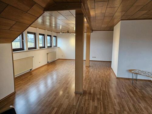 Foto - Großzügige 3-Zi.-Wohnung in Petersaurach