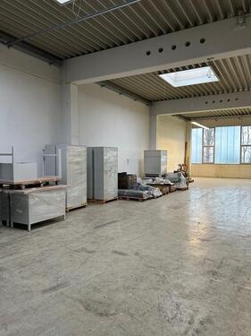 Foto - Produktions-Lagerhalle mit Sozialräumen in Bissingen