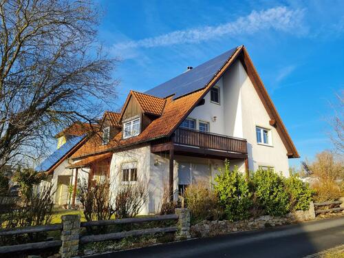 Foto - Großzügige DG-Wohnung mit ca. 144 qm Wohnfläche auf zwei Ebenen