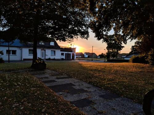 Foto - Einfamilienhaus in ruhiger Lage, teilsaniert, mit Terasse