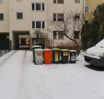 Biete abgeschlossenen PKW - Stellplatz in Berlin - Moabit