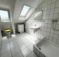 Helle 3-Zimmer-Wohnung im DG | ca. 67 m² | Gepflegter Zustand | Zentral in Cannstatt - Stuttgart Bad Cannstatt