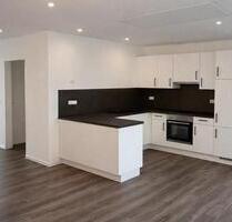 Zentrale 3-Zimmer-Wohnung mit neuer EBK, Stellplatz & Terrasse - Tellingstedt