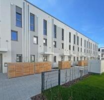 Viel Raum für Ihre Familie: Stilvolles Neubau-Reihenstadthaus mit Garten - Nürnberg Almoshof