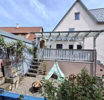 Gepflegtes Haus mit sehr viel Charme und Garage (2 x DHH) - Filderstadt