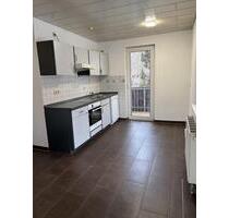 Helle 2-Zimmer-Wohnung mit Balkon und EBK in ruhiger Lage von Korntal - Korntal-Münchingen