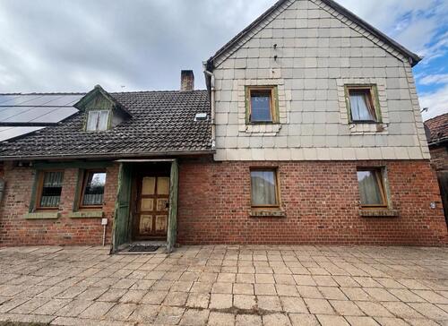Foto - 8 Zimmer Bauernhaus, Landhaus zum Kaufen in Hötensleben
