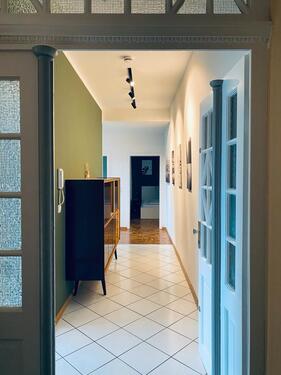 Foto - Zentrale 2 Zimmer-Wohnung mit Balkon, Küche und Garage