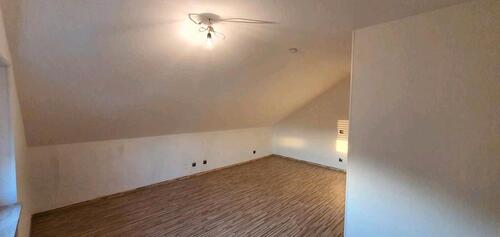 Foto - 4-Zimmer-Dachgeschosswohnung mit Gartenmitbenutzung zu vermieten