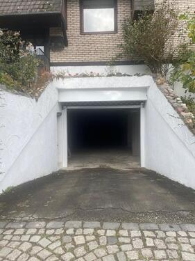 Foto - Abschließbare Garage mit Strom und Licht in der Paderbornerstraße