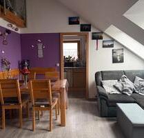 Charmante 3-Zimmer-Dachgeschosswohnung in ruhigem 6-Parteien-Haus - Oedheim