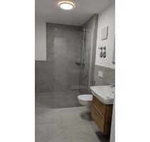 Neubau-Apartment an d. THD: Voll möbliert, Balkon & TG (ab 01.10) - Deggendorf