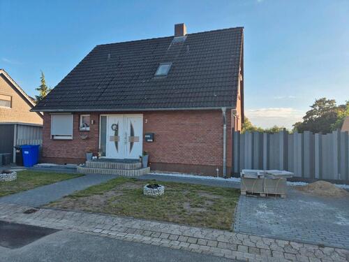 Foto - Einfamilienhaus Freistehend mit PV Anlage und Pool mit Wärmepumpe