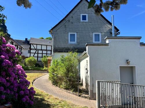 Foto - Charmantes Haus mit großem Grundstück, Werkstatt, Garage, Keller