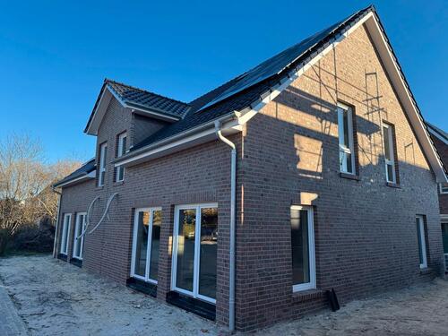 Foto - Energieeffiziente Neubau-DHHs zentral in Papenburg!