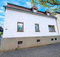 Provisionsfrei, 2 FH in Völklingen mit großem Garten und Garage