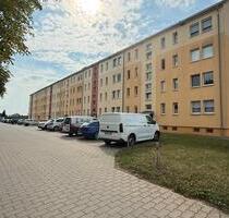 3-Raumwohnung mit Balkon in Groitzsch zu vermieten.