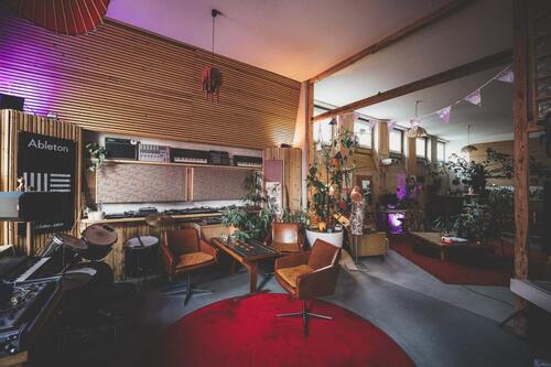 Foto - Proberaum mit Flügel, Soundstudio, Tonstudio, Produktionstudio