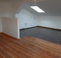 Gemütliche Dachgeschosswohnung im 4-Familien-Haus in Woltersdorf - keine Hunde-Katzenhaltung