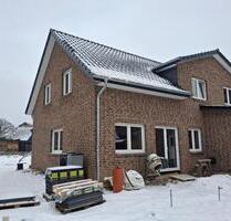 Neubau Erstbezug Doppelhaushälfte - Horst (Holstein)