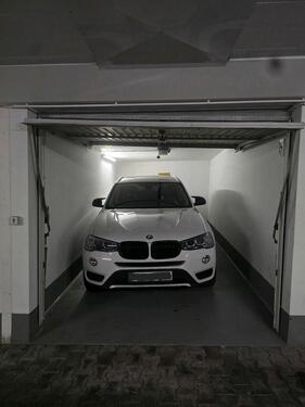 Foto - Garage mit elektrischem Tor in Botnang zu vermieten