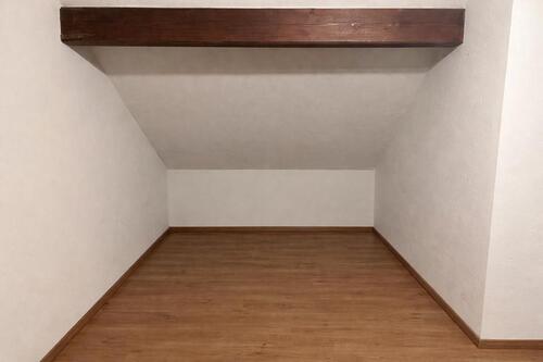 Foto - 1 Zimmer Dachgeschoßwohnung zur Miete in Eschenburg